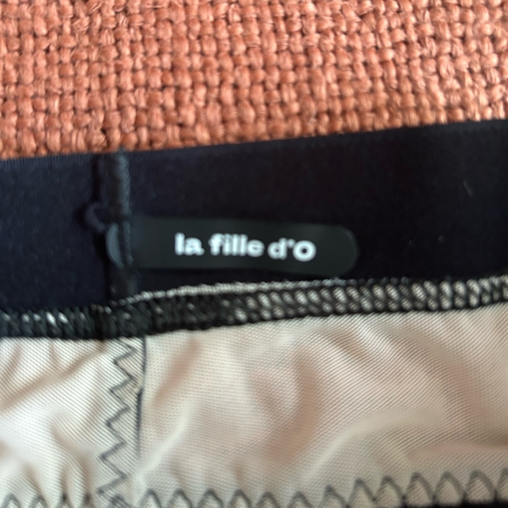 La fille do Once swim brief